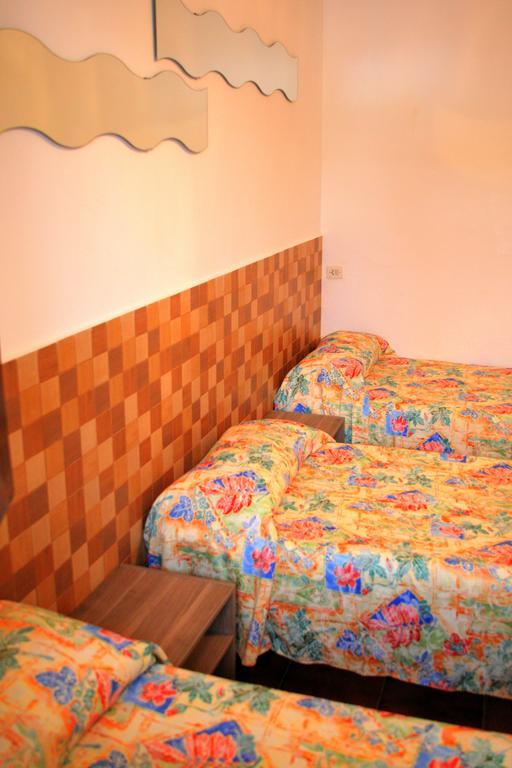 Hotel Planas Lloret de Mar Værelse billede